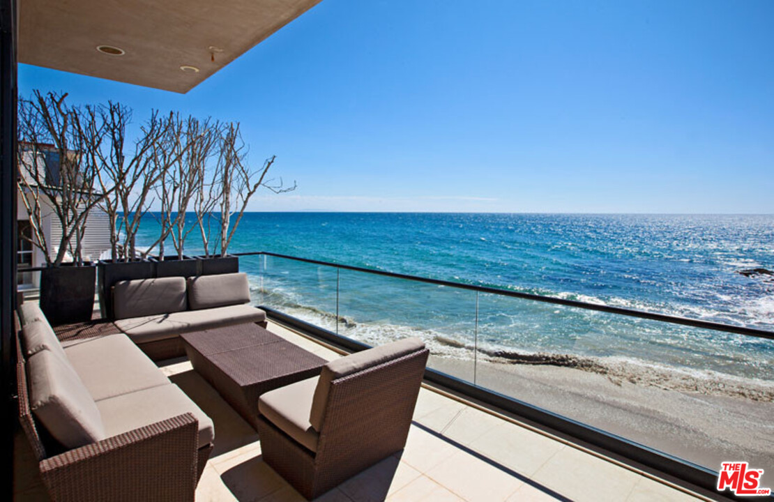 25250 Malibu Road Malibu, CA 90265 - Photo 16 of 31 a view of outdoor space with seating area