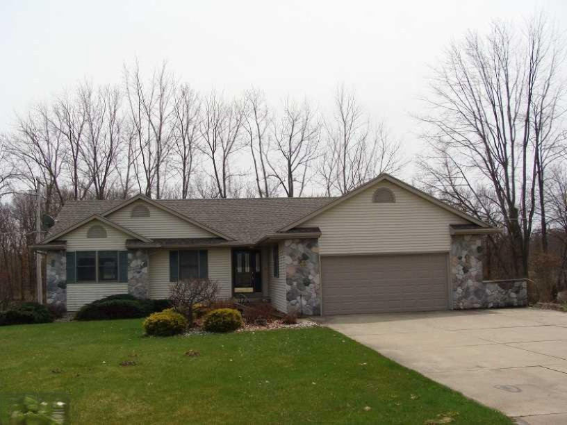 8283 Hall Bellevue Front pic