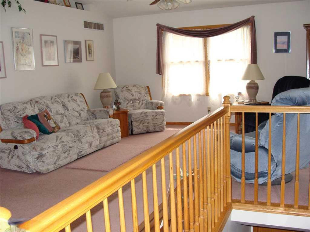 8283 Hall Road Bellevue, MI 49021 - Photo 3 of 16 8283 Hall living room