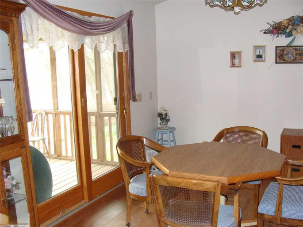 8283 Hall Road Bellevue, MI 49021 - Photo 6 of 16 8283 Hall Dining
