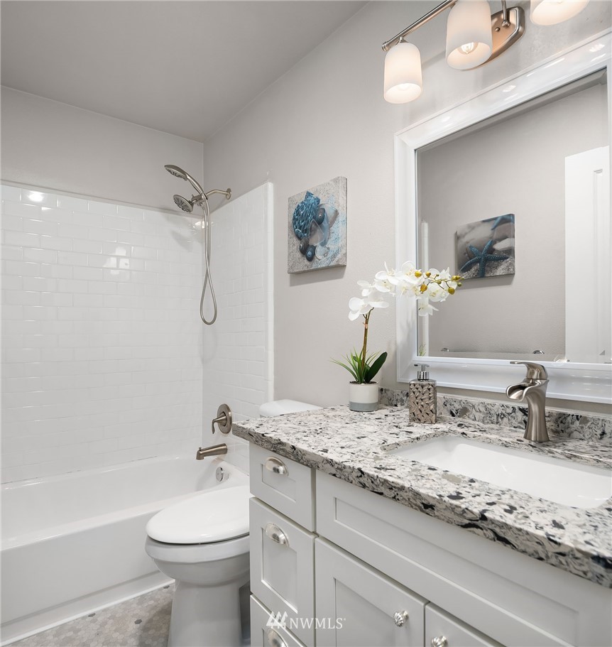 11908 Renton Avenue South Seattle, WA 98178 - Photo 14 of 24 Gallery Image 14