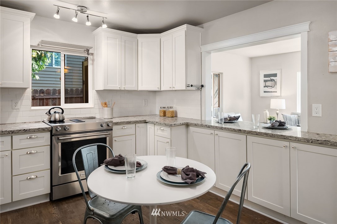 11908 Renton Avenue South Seattle, WA 98178 - Photo 10 of 24 Gallery Image 10