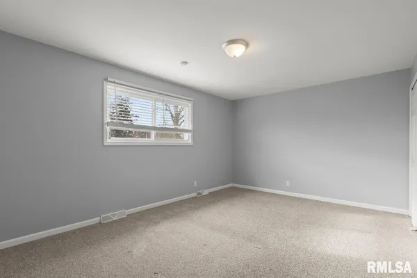$1,700 | 2022 West Glen Avenue, Peoria, IL 61614