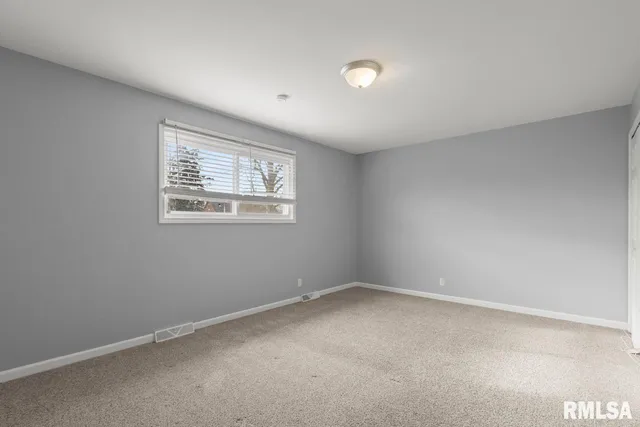 $1,800 | 2022 West Glen Avenue, Peoria, IL 61614