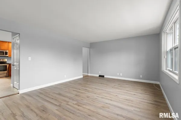 $1,700 | 2022 West Glen Avenue, Peoria, IL 61614