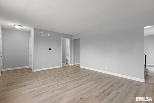 $1,800 | 2022 West Glen Avenue, Peoria, IL 61614