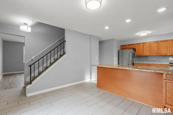 $1,700 | 2022 West Glen Avenue, Peoria, IL 61614