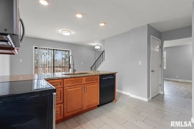 $1,800 | 2022 West Glen Avenue, Peoria, IL 61614