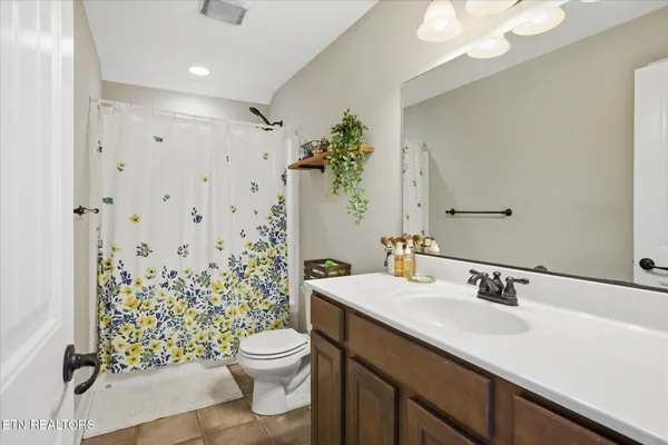 $650,000 | 8447 Shoregate Lane, Knoxville, TN 37938