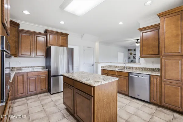 $650,000 | 8447 Shoregate Lane, Knoxville, TN 37938