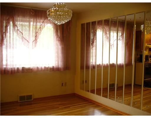 445 West Starz Road Gibsonia, PA 15044 - Photo 4 of 9 Dining Room.
