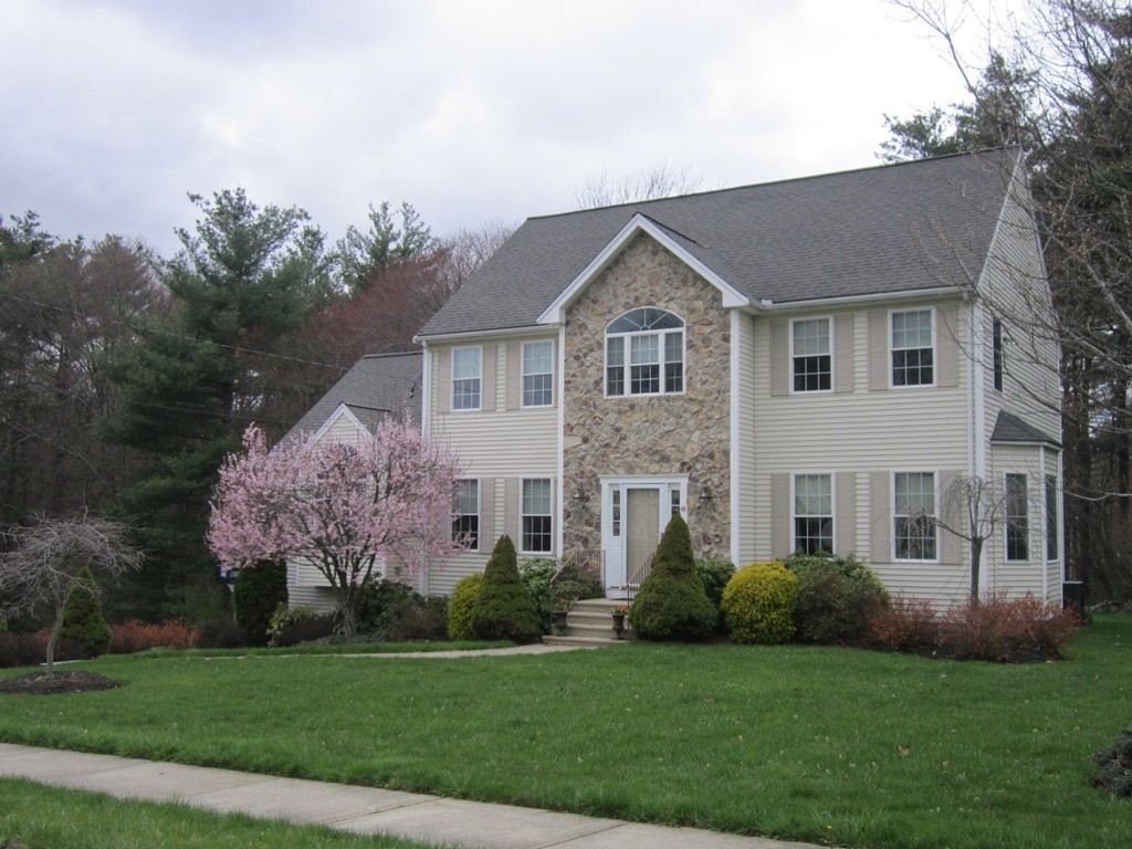66 Meadowbrook Road Franklin, MA 02038 - Photo 3 of 30 Gallery Image 3