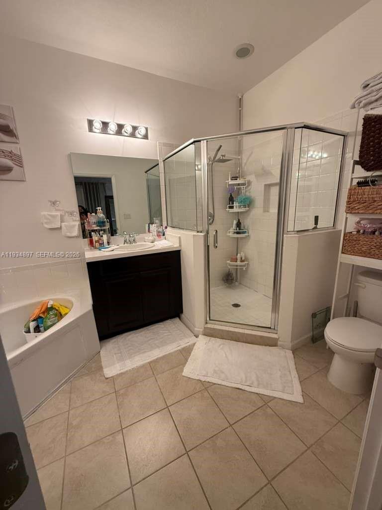 24623 Southwest 115 Court Homestead, FL 33032 - Photo 10 of 13 Master Bath