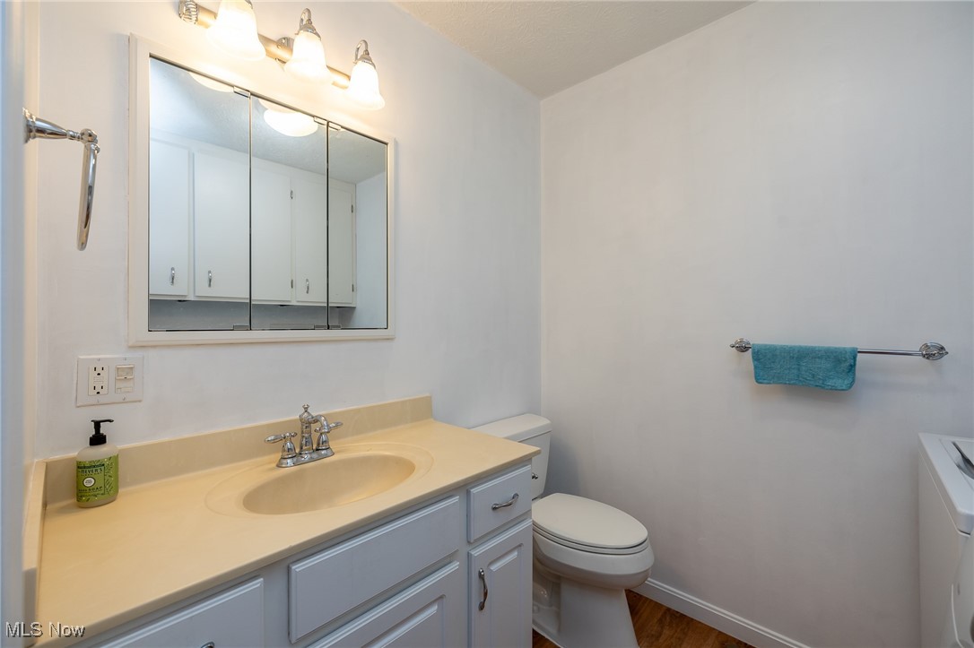 1407 Olde Post Road Ashland, OH 44805 - Photo 16 of 41 Bathroom-Half