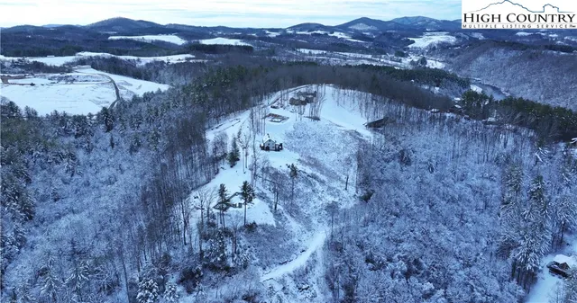 a view of outside area