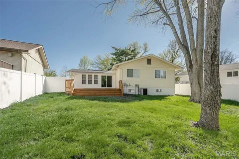 $375,000 | 449 Madrina Court, Ballwin, MO 63021