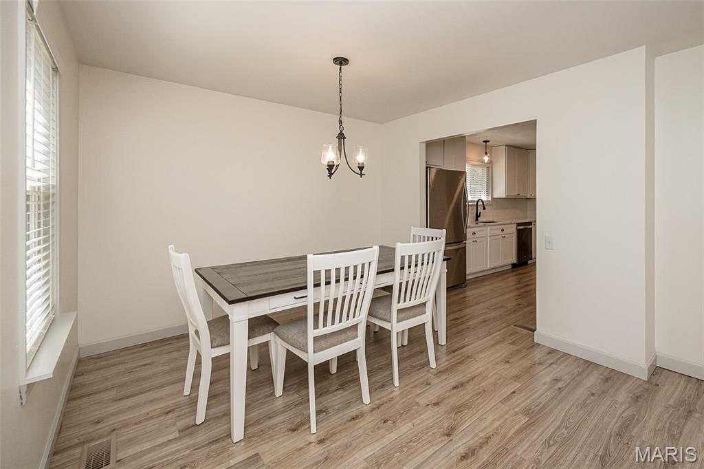 449 Madrina Court Ballwin, MO 63021 - Photo 7 of 42