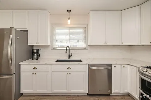 $375,000 | 449 Madrina Court, Ballwin, MO 63021