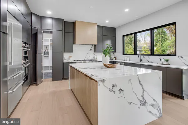 $2,168,000 | 8313 Syracuse Circle, Vienna, VA 22180