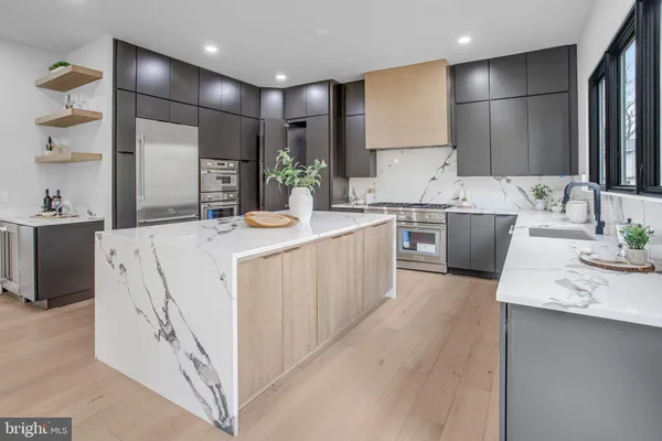 $2,168,000 | 8313 Syracuse Circle, Vienna, VA 22180