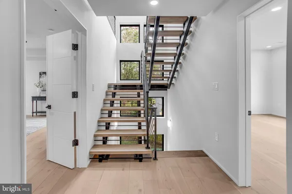 $2,168,000 | 8313 Syracuse Circle, Vienna, VA 22180