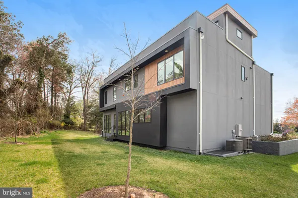 $2,168,000 | 8313 Syracuse Circle, Vienna, VA 22180
