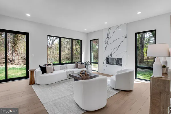 $2,168,000 | 8313 Syracuse Circle, Vienna, VA 22180