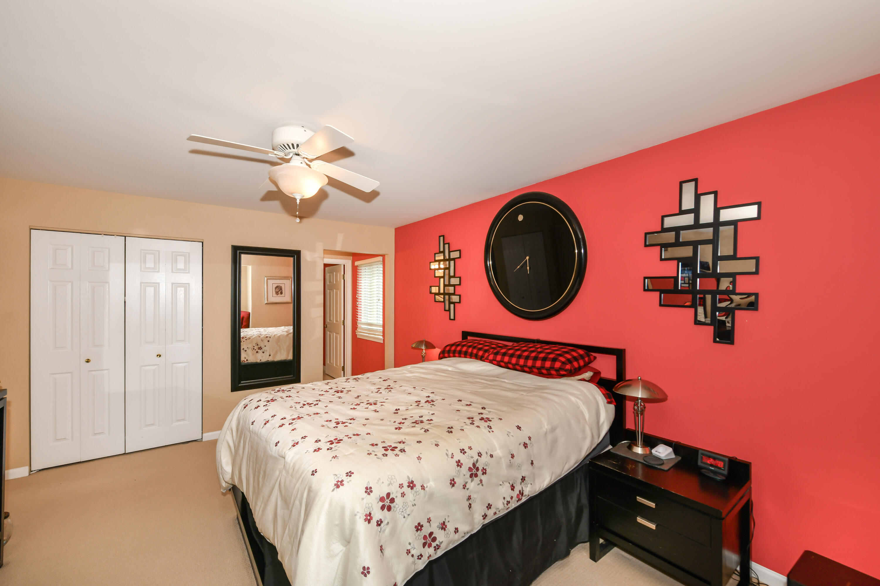 91 Potawatomi Road, Unit J4 Williams Bay, WI 53191 - Photo 15 of 33 Primary Bedroom