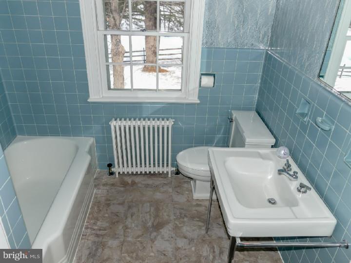 2173 Almshouse Road Jamison, PA 18929 - Photo 17 of 25 Bathroom