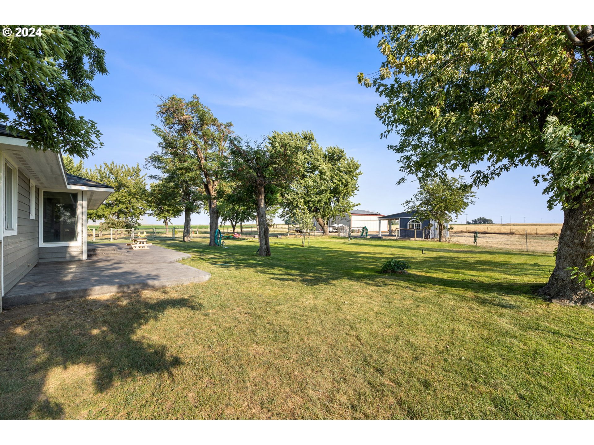 2150 East Airport Road Hermiston, OR 97838 - Photo 32 of 37 a view of a golf course