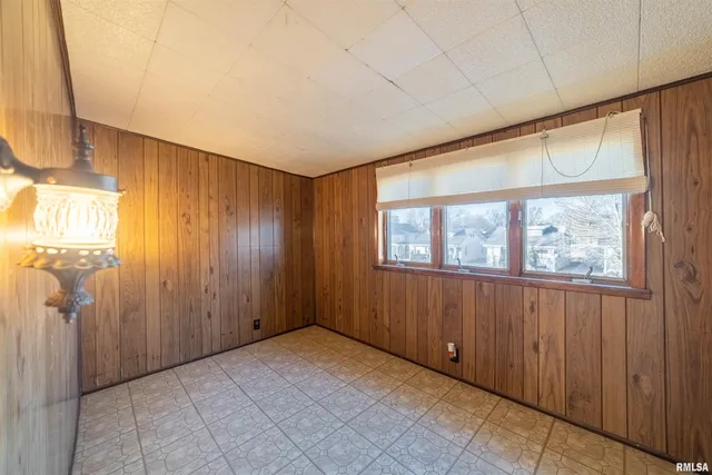 $160,000 | 2210 Jefferson Street, Quincy, IL 62301