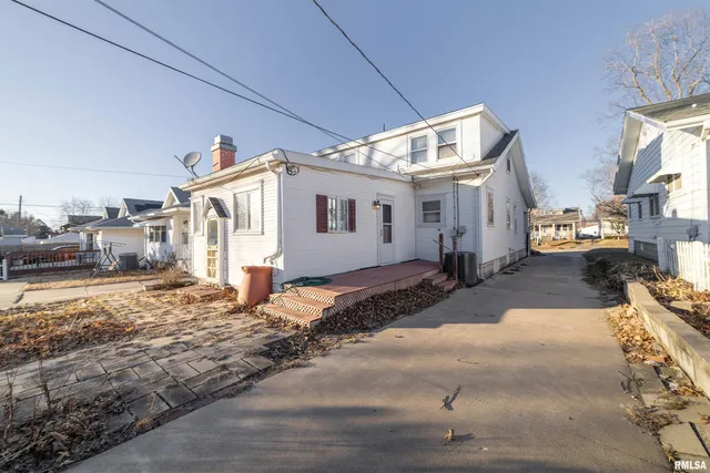 $160,000 | 2210 Jefferson Street, Quincy, IL 62301