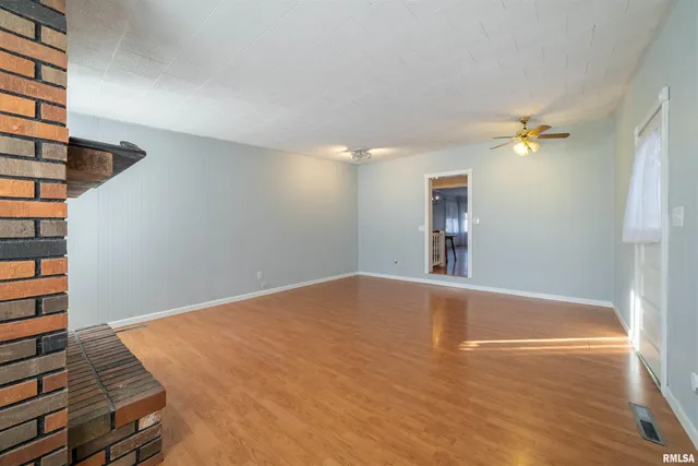 $160,000 | 2210 Jefferson Street, Quincy, IL 62301