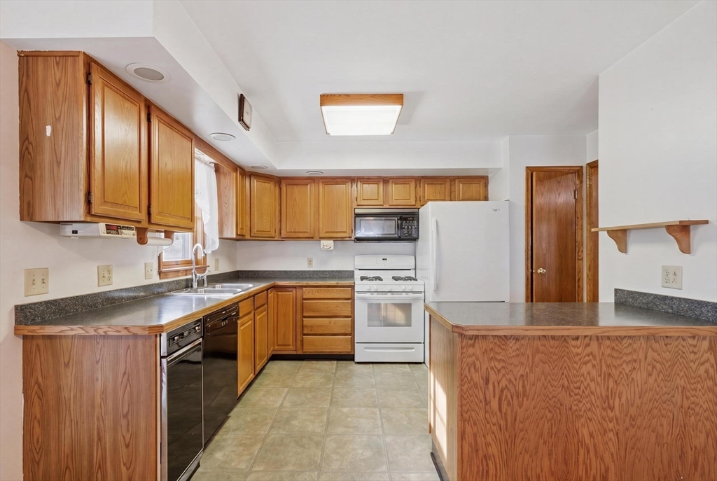 386 Sherbert Road Ashburnham, MA 01430 - Photo 6 of 32
