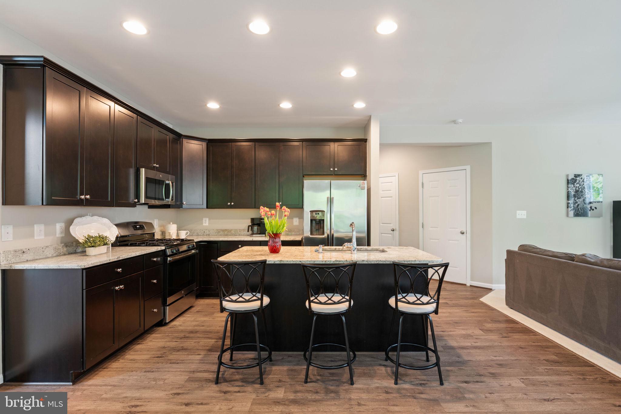 3486 Shandor Road Woodbridge, VA 22193 - Photo 4 of 40 Gourmet kitchen, perfect for entertaining