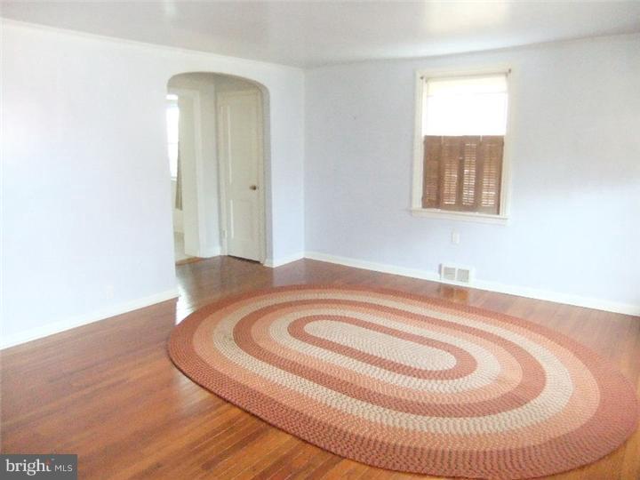 220 School Lane Springfield, PA 19064 - Photo 2 of 23 Gallery Image 2