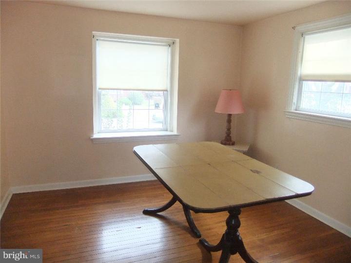220 School Lane Springfield, PA 19064 - Photo 4 of 23 Gallery Image 4