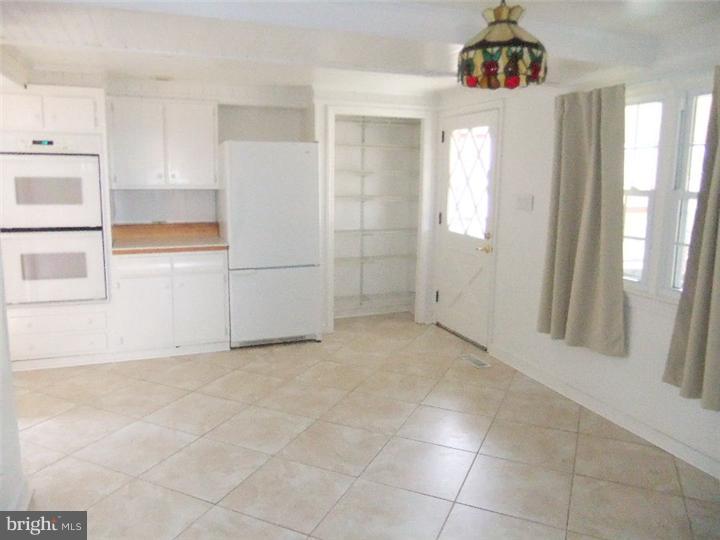 220 School Lane Springfield, PA 19064 - Photo 7 of 23 Gallery Image 7