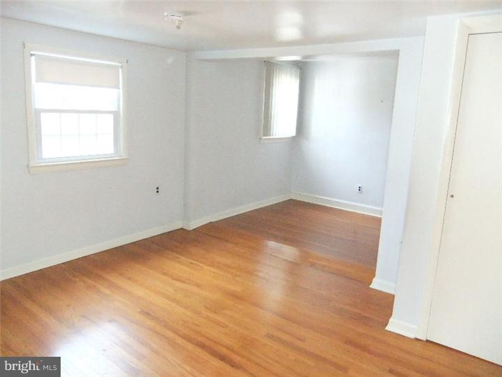 220 School Lane Springfield, PA 19064 - Photo 10 of 23 Gallery Image 10