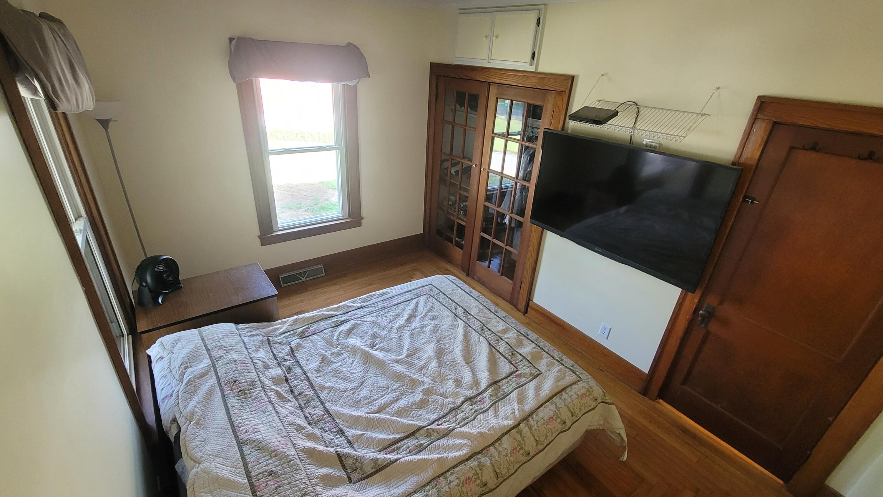 434 Horseshoe Road Cynthiana, KY 41031 - Photo 20 of 40 Bedroom 1 (1st floor) from the Side 01