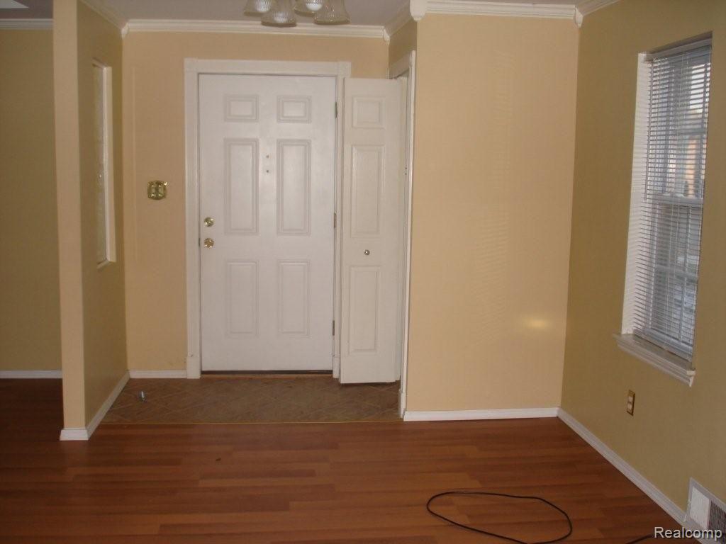 12806 Toepfer Road Warren, MI 48089 - Photo 6 of 14 Dining Area