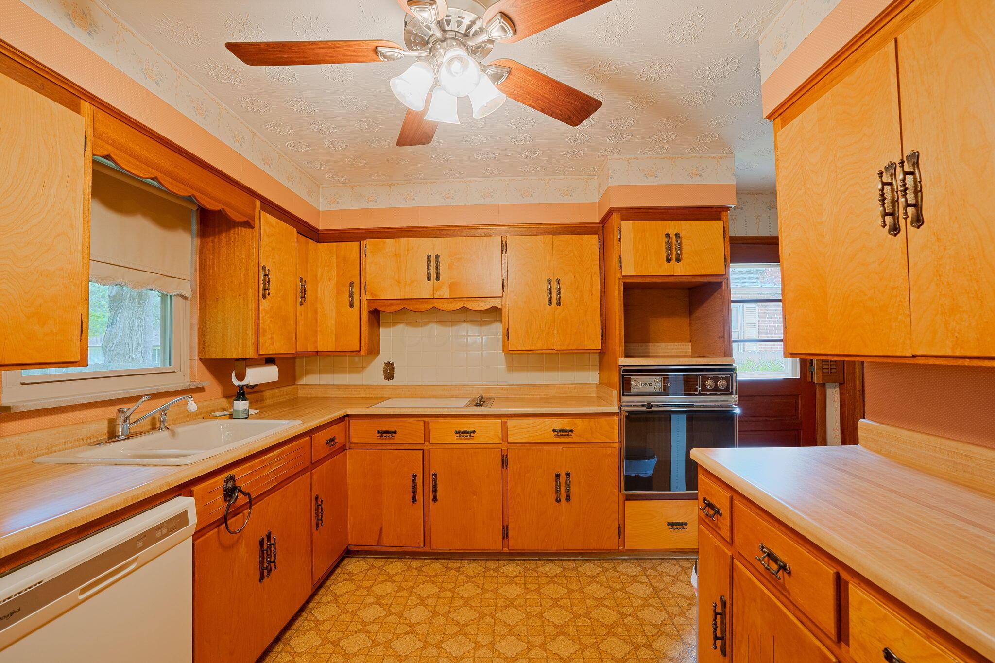 105 Hamilton Road Columbus, OH 43230 - Photo 12 of 35 12-web-or-mls-105 Hamilton Rd - 12