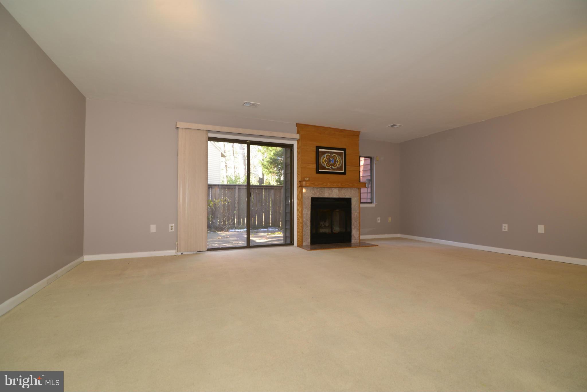 1898 Winterport Cluster Reston, VA 20191 - Photo 5 of 24 Living Room