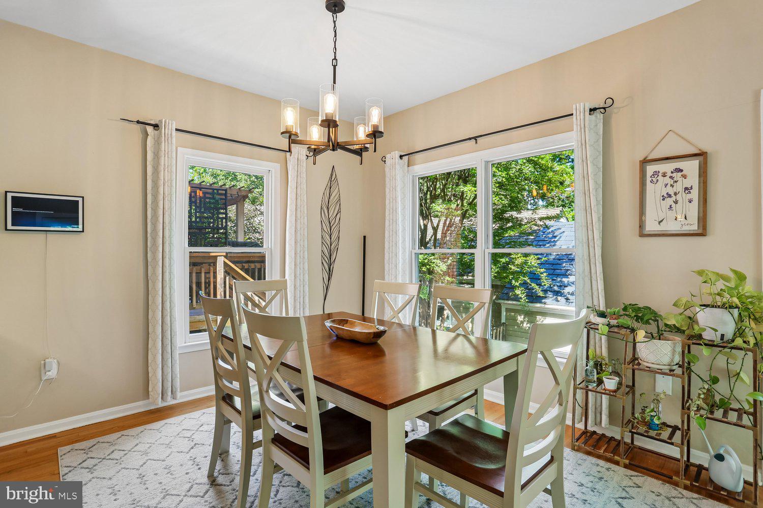 465 Tschiffely Square Road Gaithersburg, MD 20878 - Photo 16 of 74 Dining area with outdoor living views