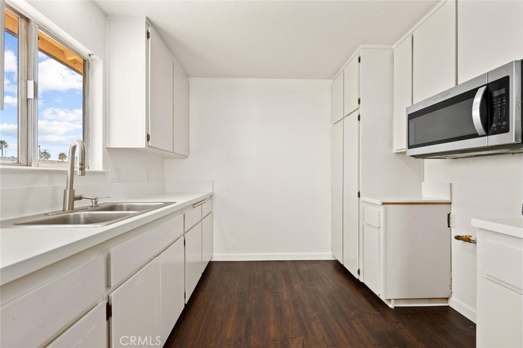 18215 Cherimoya Road Adelanto, CA 92301 - Photo 6 of 46