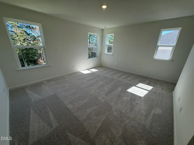 a view of empty room with window