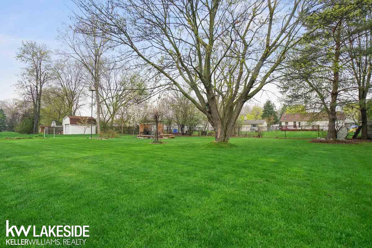 2279 Maplecrest Road Sterling Heights, MI 48310 - Photo 21 of 29 31317840-20.JPG