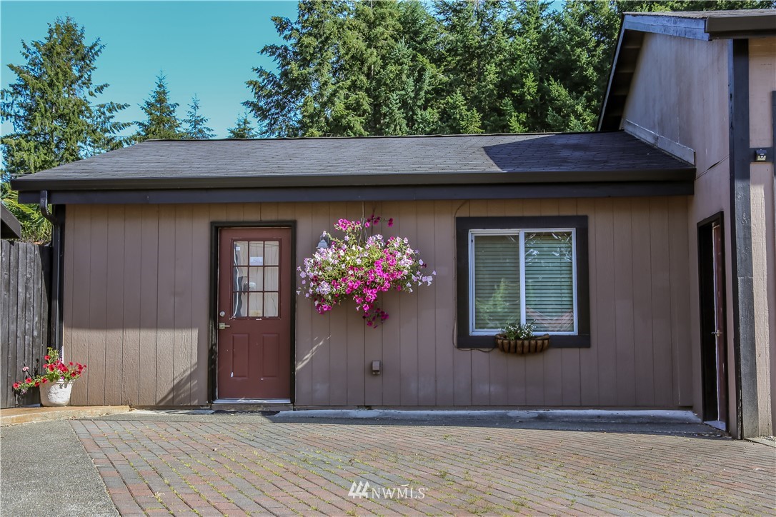 9006 173rd Avenue Southwest Rochester, WA 98579 - Photo 14 of 24 a front view of a house
