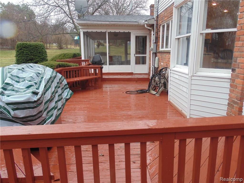 3909 Terrybrook Road West Bloomfield, MI 48322 - Photo 6 of 32 DSC03325.JPG