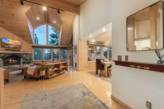 $1,950,000 | 12705 Falcon Point Place, Truckee, CA 96161
